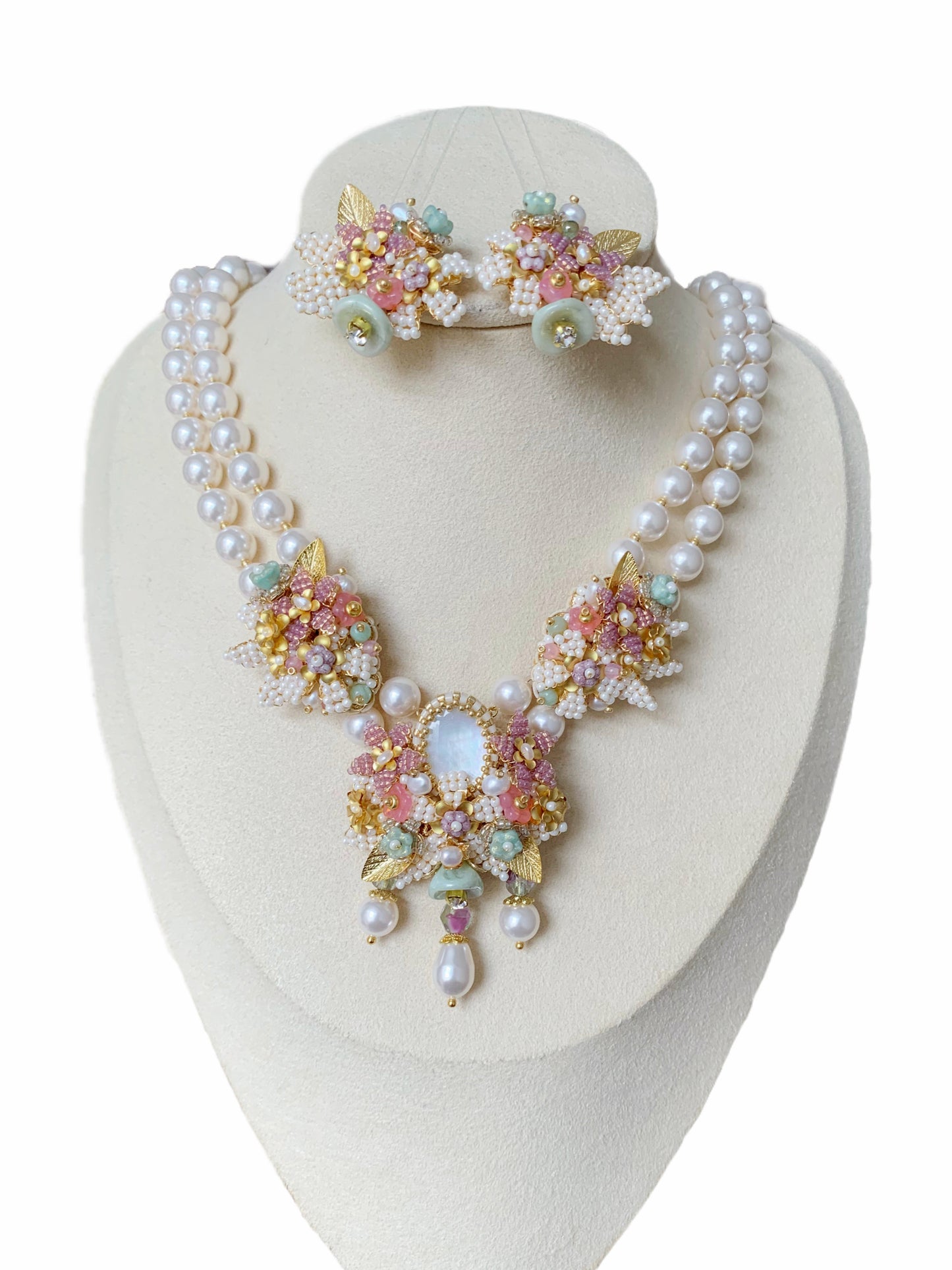 「Garden of Dreams」Pink Flower with Pearl and Shellfish Collection