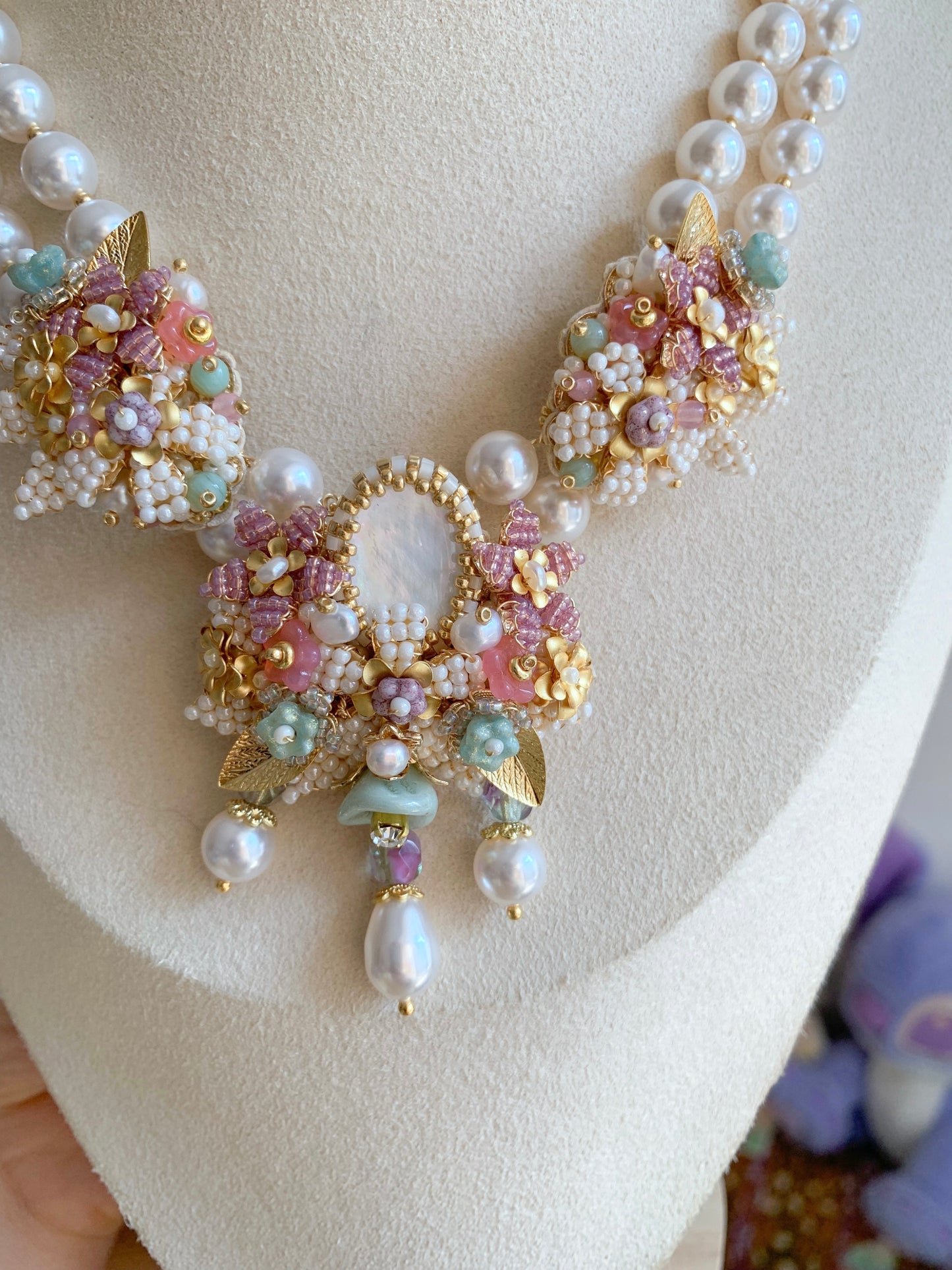 「Garden of Dreams」Pink Flower with Pearl and Shellfish Collection