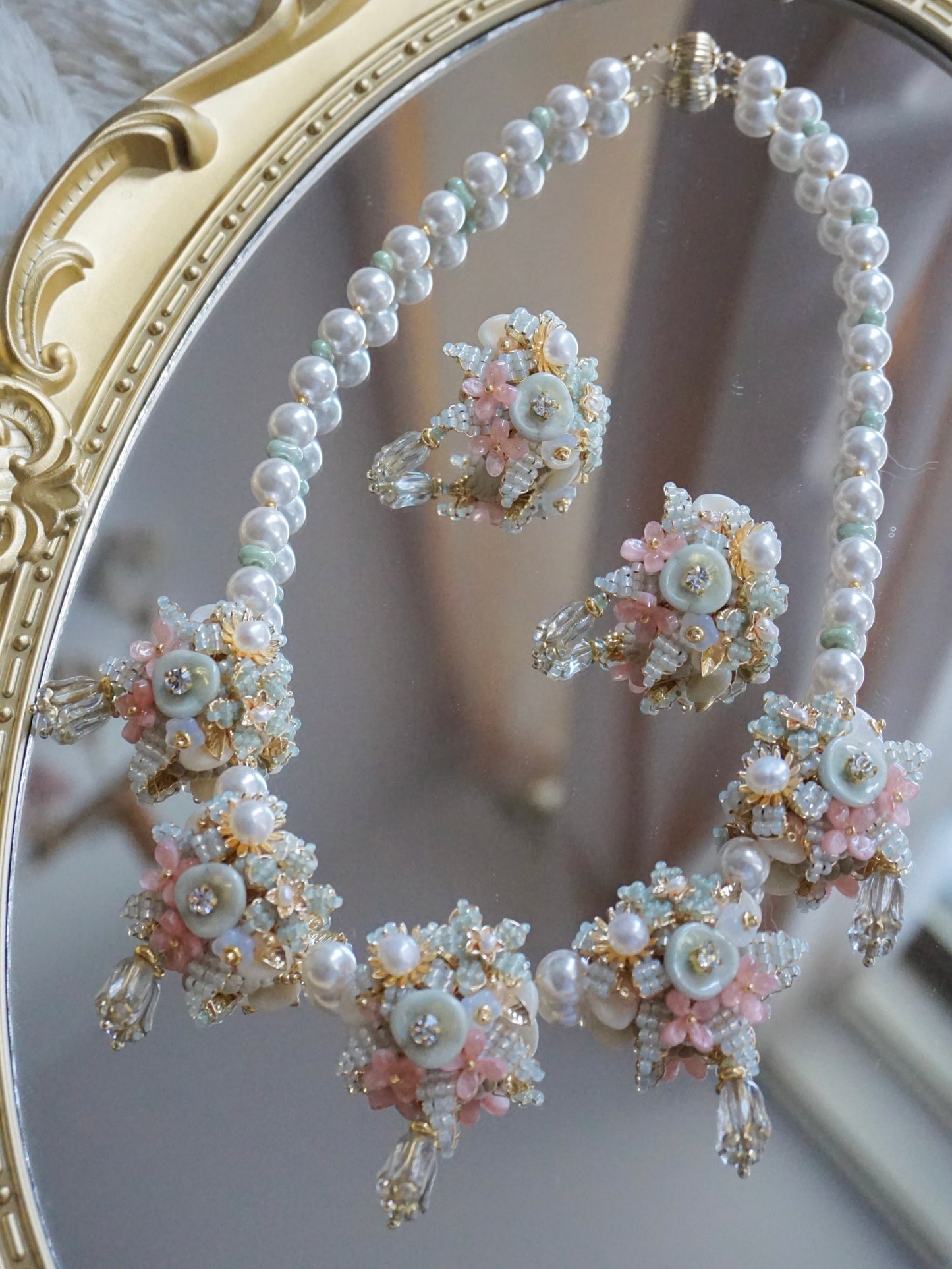 「Field Mint」Pink and Transparent Flower with Pearl Collection